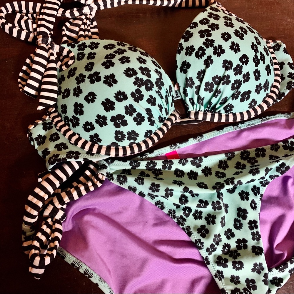 Victoria’s Secret 34B/M push up bikini